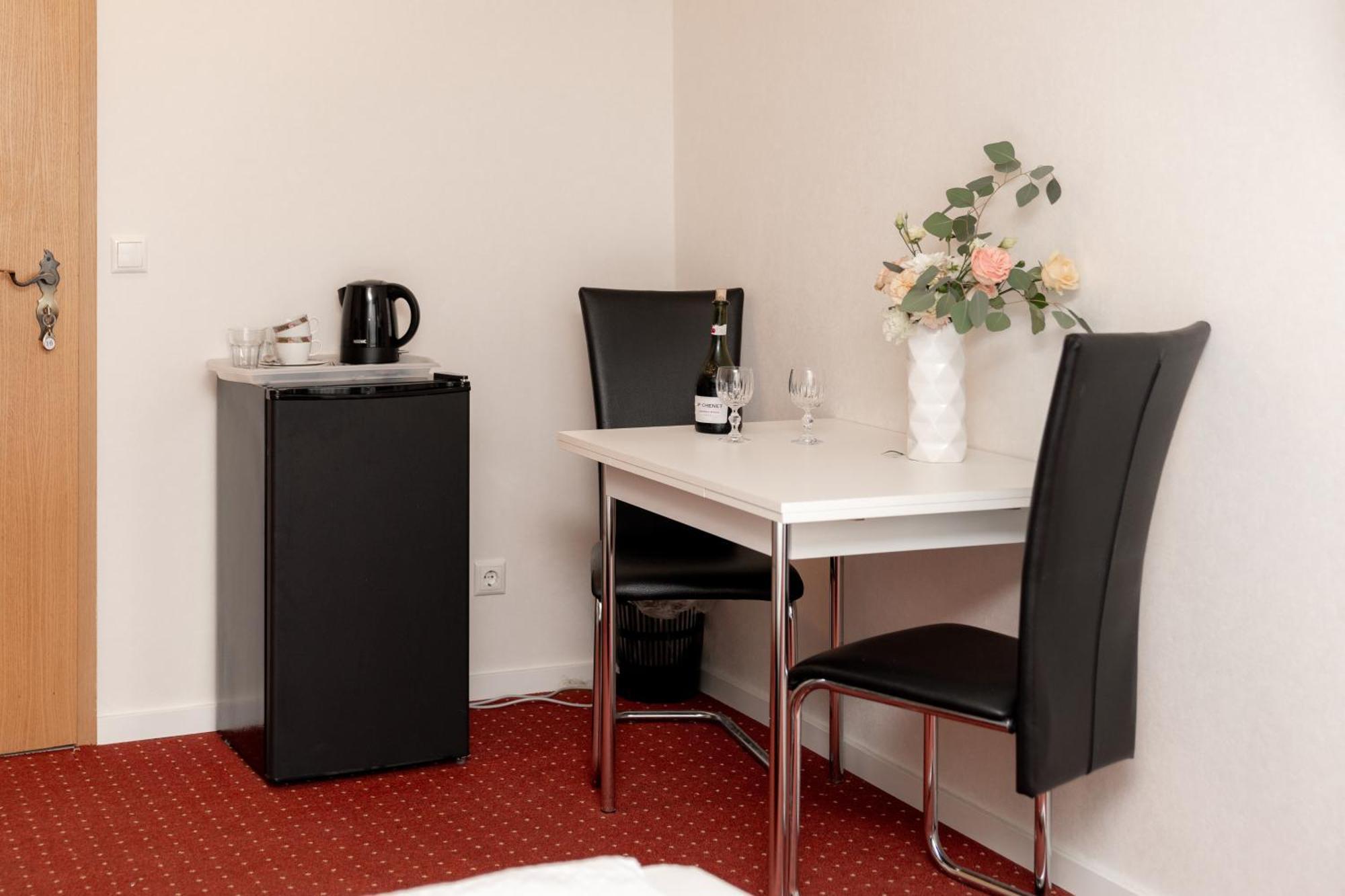 Hotel Zum Hahn 가르브센 외부 사진